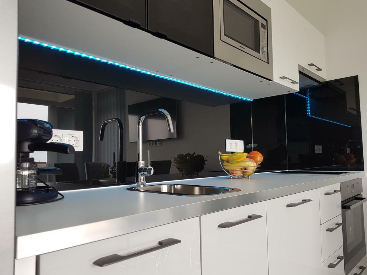 Lakefive Apartments Balatonfuered Esterno foto