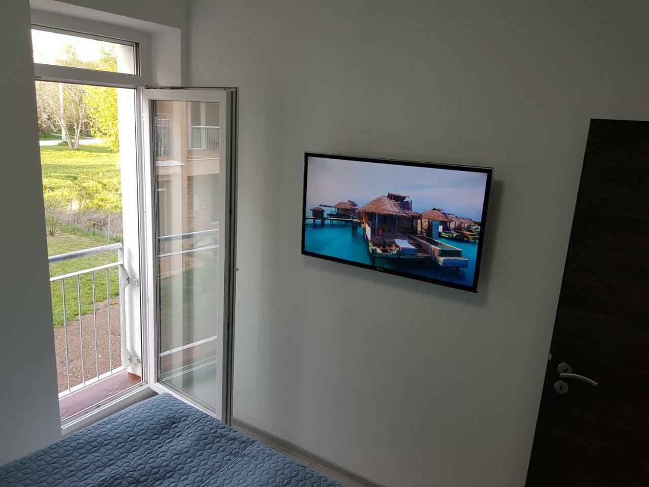 Lakefive Apartments Balatonfuered Esterno foto