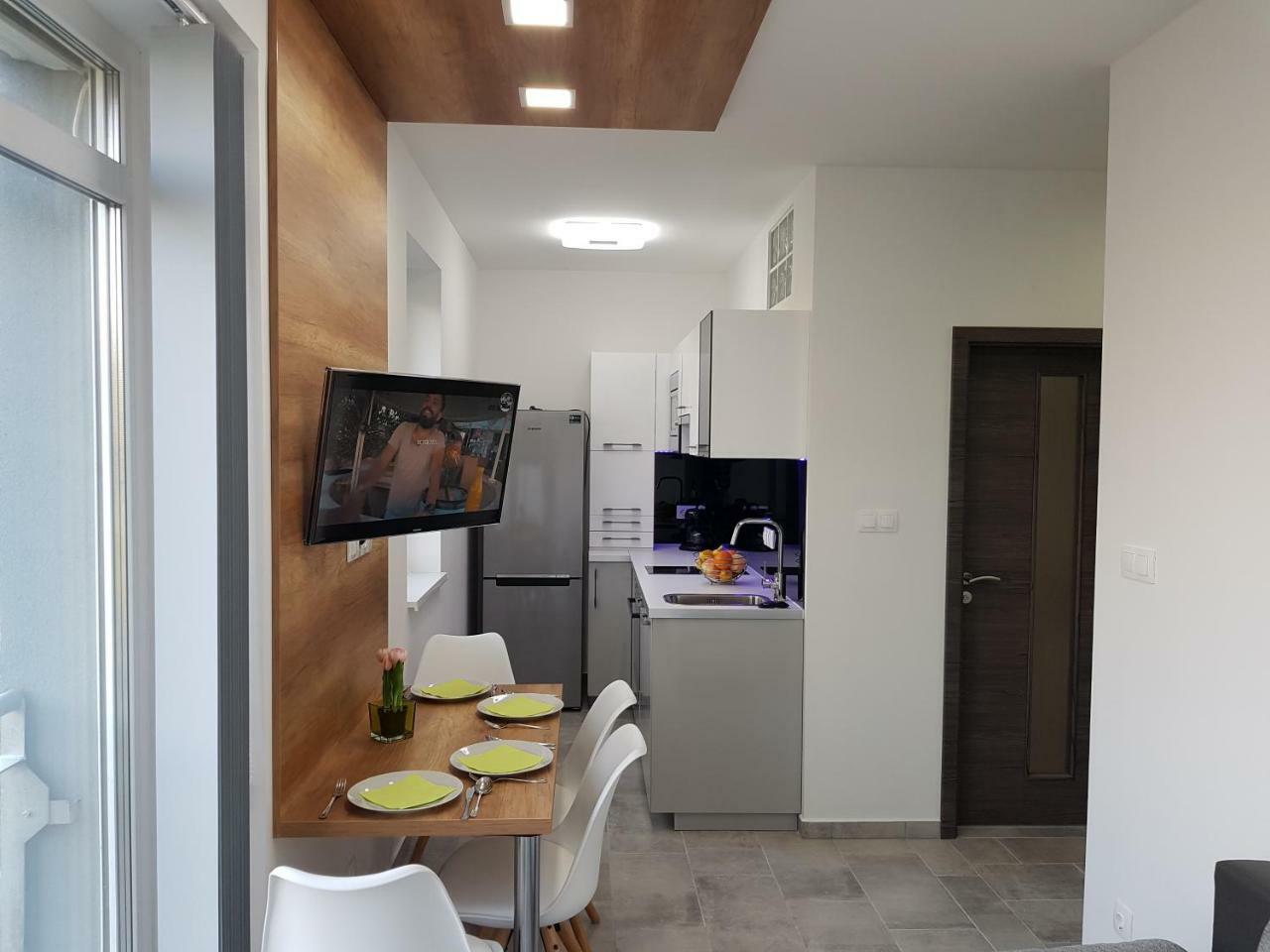 Lakefive Apartments Balatonfuered Esterno foto