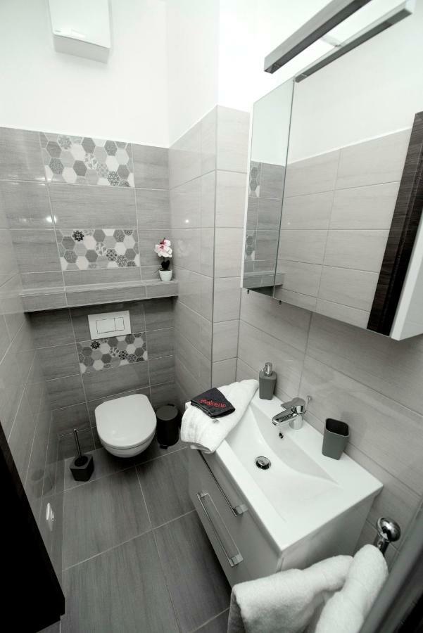 Lakefive Apartments Balatonfuered Esterno foto